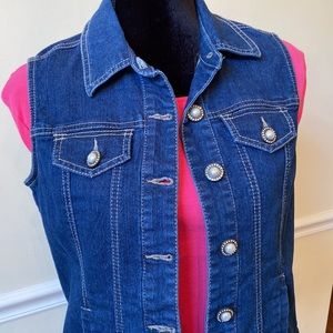 Denim vest with decorative buttons